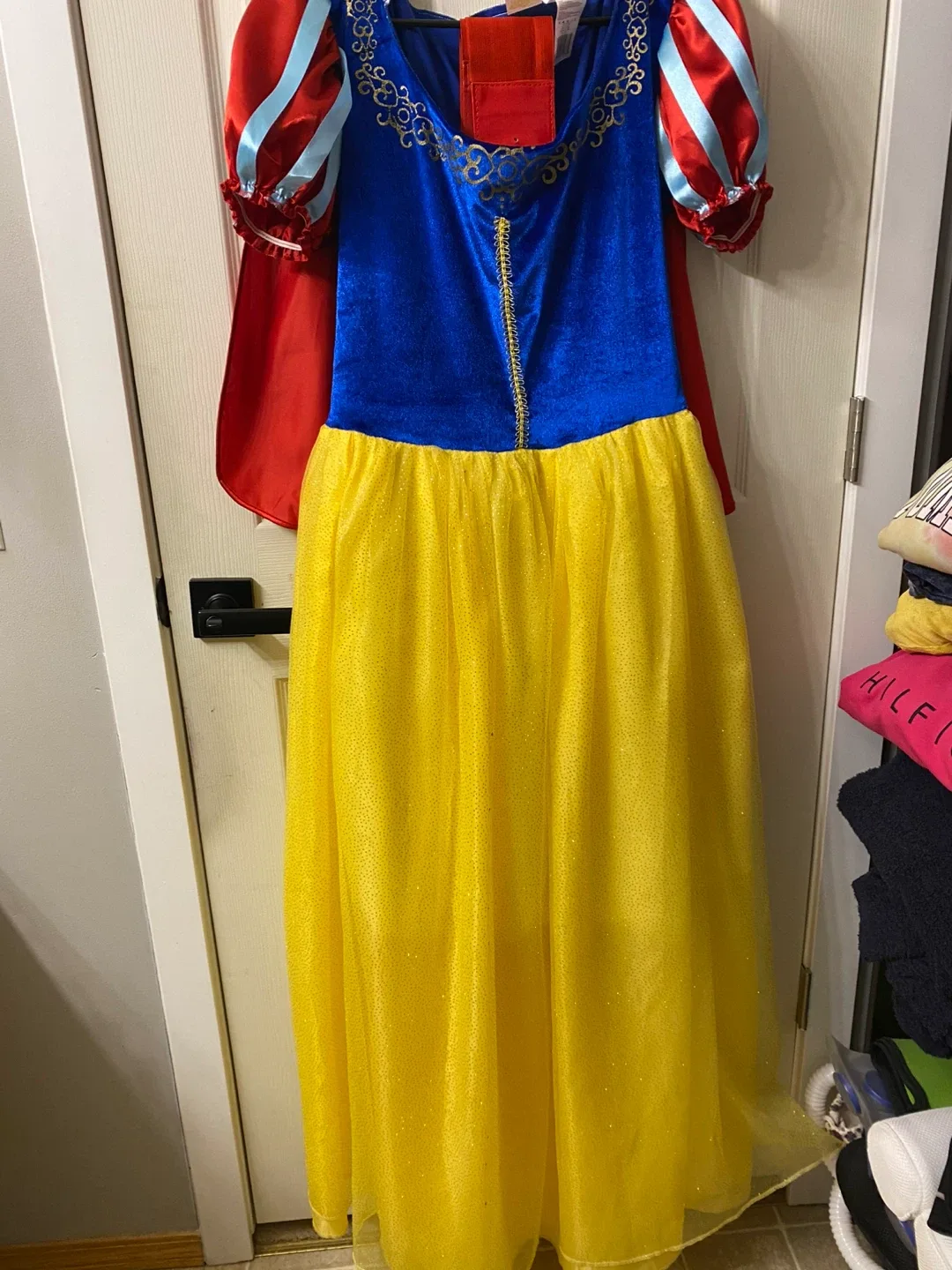 Disney Classics Snow White Costume - Size XL (18-20) image indicator(2)