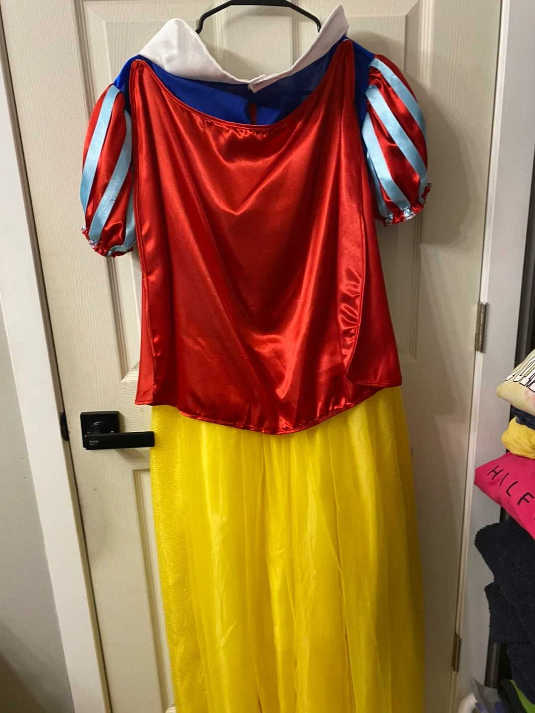 Disney Classics Snow White Costume - Size XL (18-20) image indicator(3)