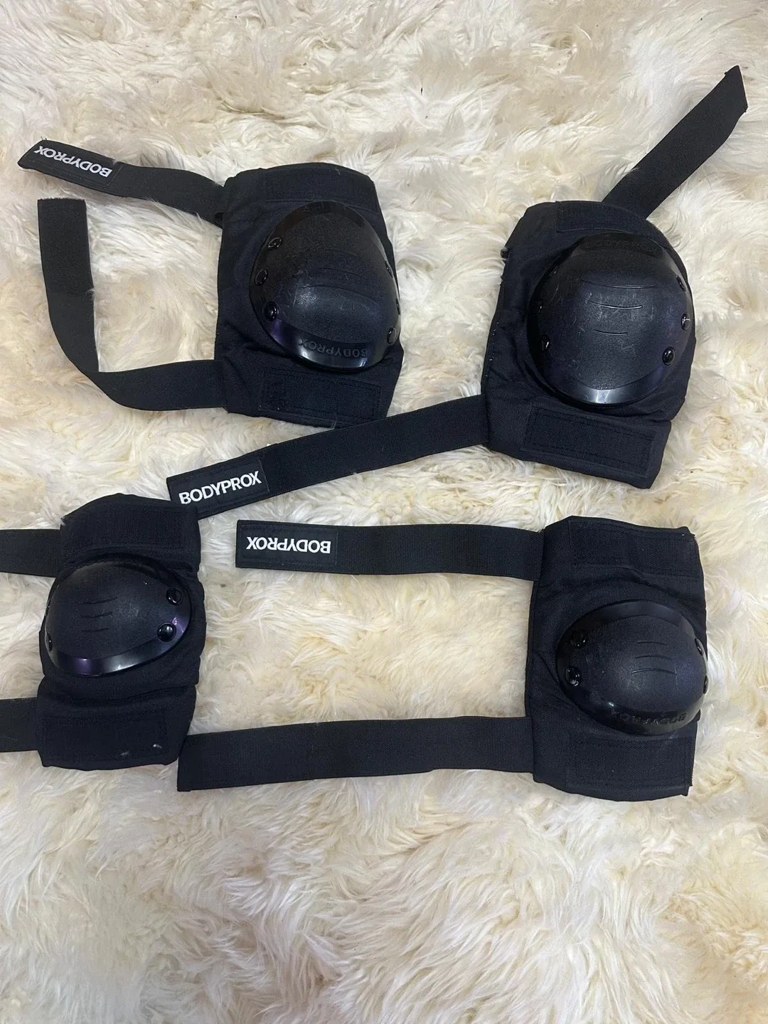 Bodyprox Knee and Elbow Protective Pads - Black image indicator(2)