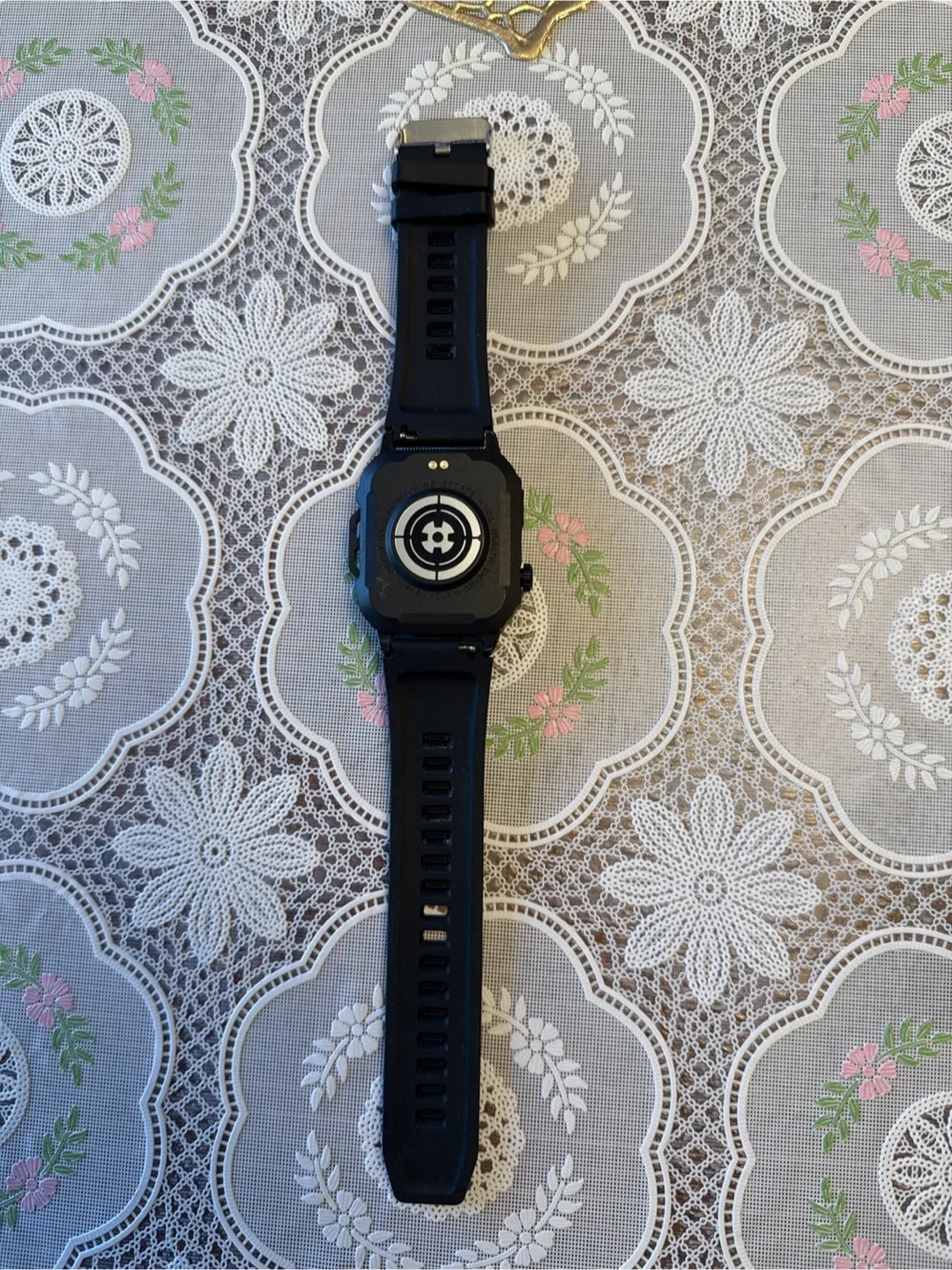 LAXASFIT Q11 Smart Watch - Like New! image indicator(2)