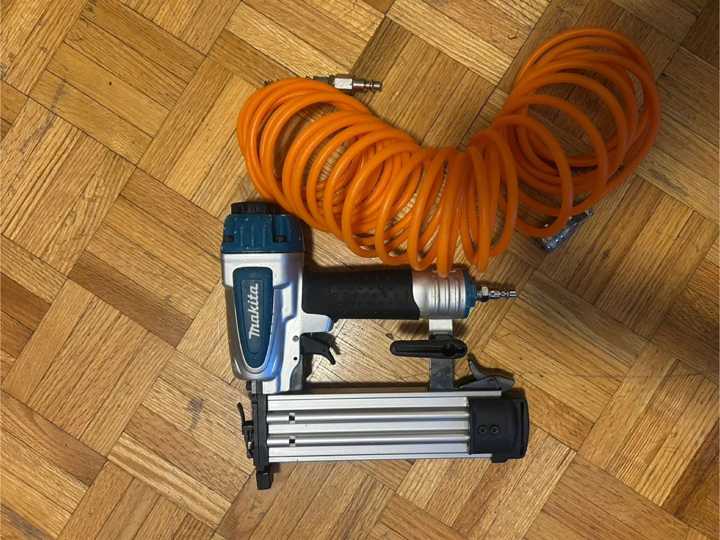 Makita Nail Gun with Hose