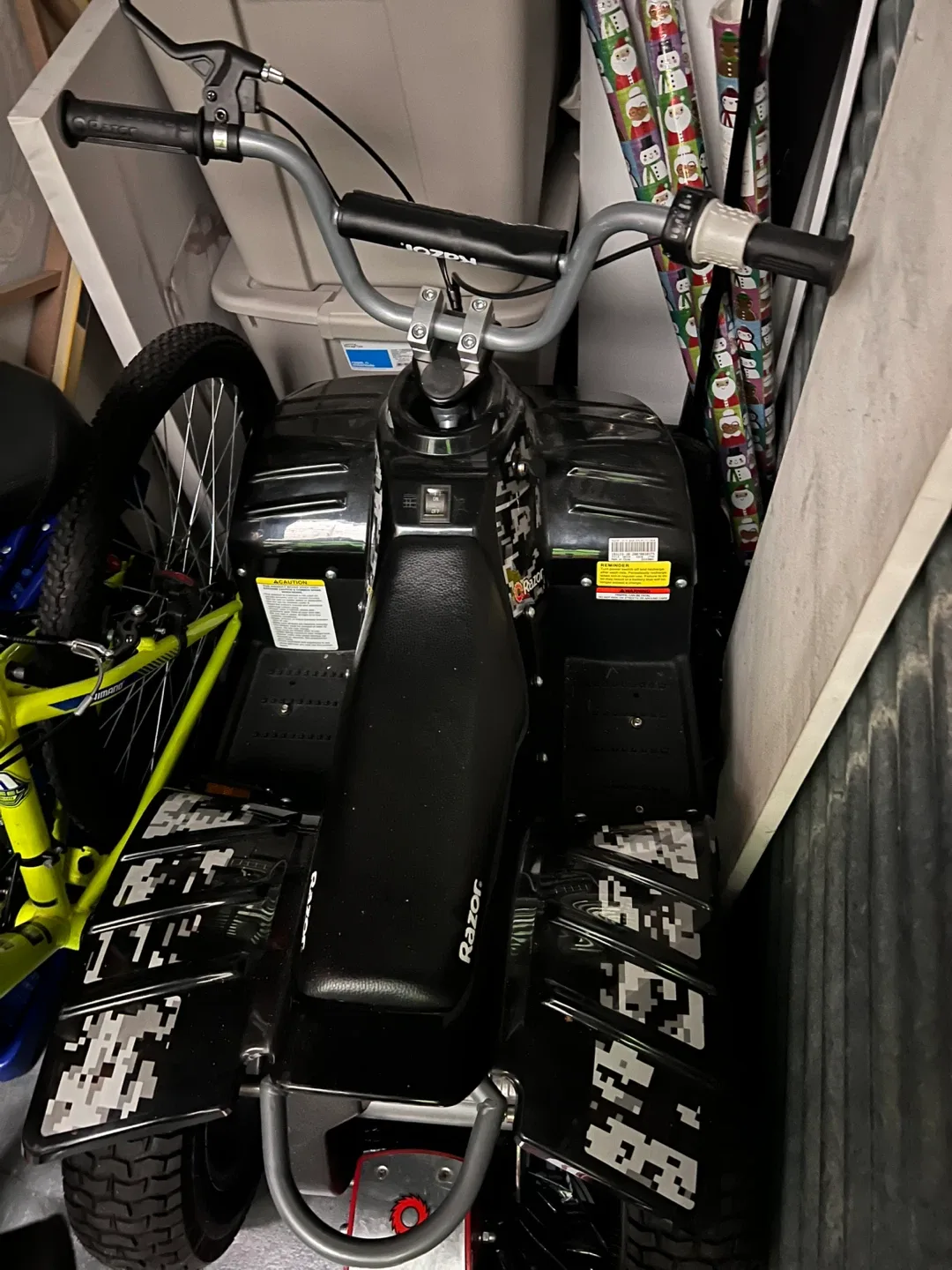 Razor Dirt Quad 24V Ride-on, Electric 4-Wheeler for Kids 8+ image indicator(2)