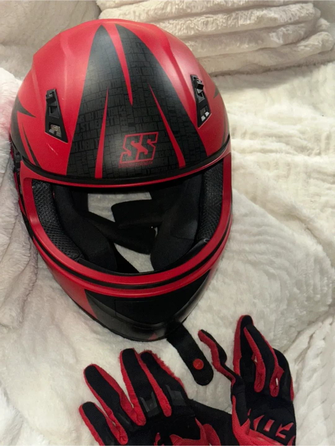 Speed and Strength Motorcycle Helmet WITHOUT BLADE& Gloves image indicator(2)