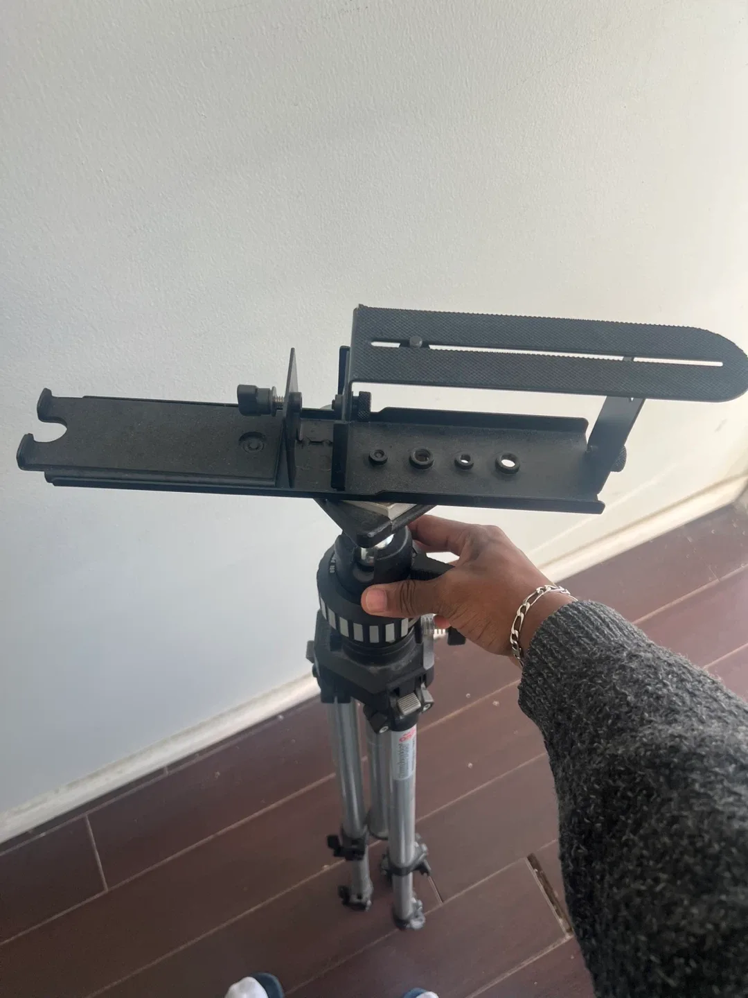 Content creator Bundle-Teleprompter + Tripod + Wireless Mic Kit image indicator(6)