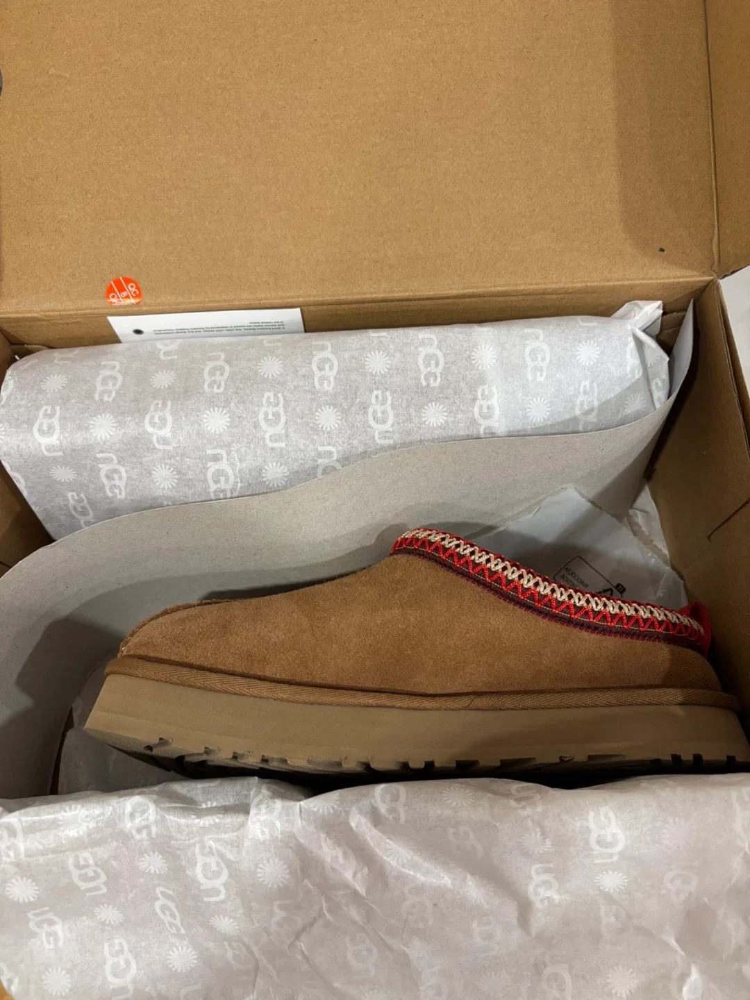 UGG Kid Tazz CHE Size 5 with Cleaning Kit - New in Box! thumbnail