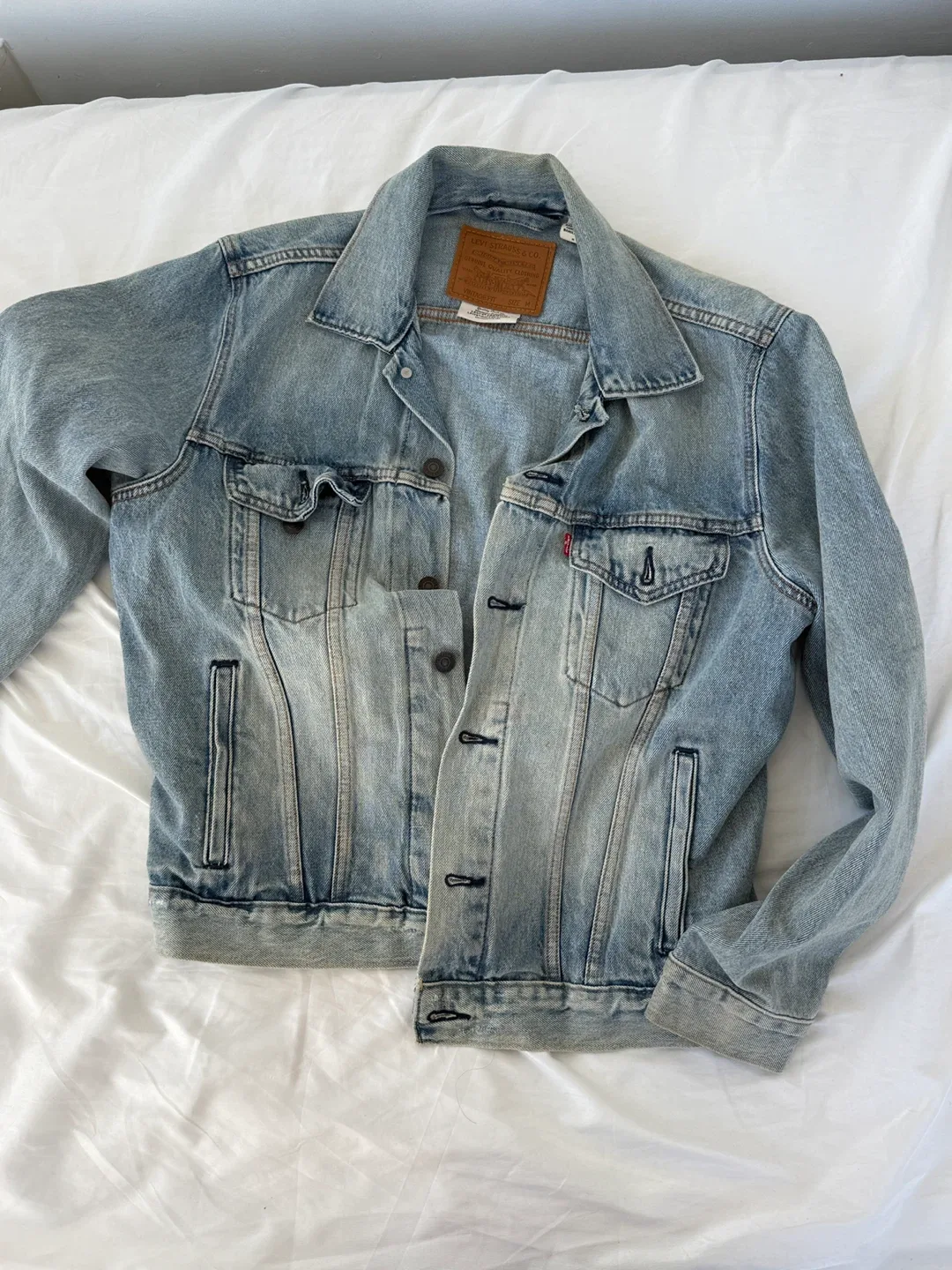 Levi's Fit Denim Jacket - Size M Vintage Fit