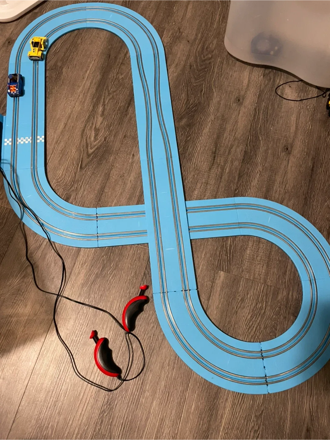 Paw Patrol Chase & Rubble On The Double Race Track Set image indicator(2)