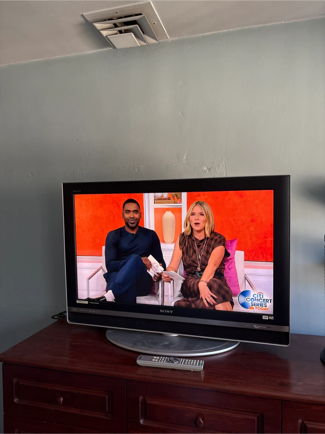 Sony Bravia XBR 40" TV - photo 5