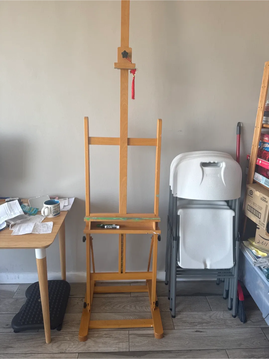 Wooden Artist Easel thumbnail