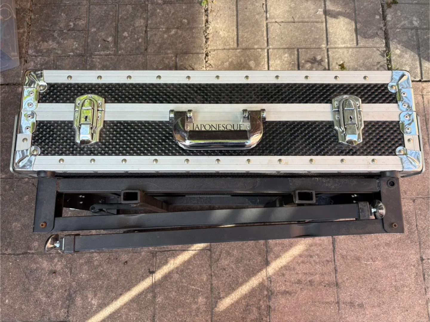 Japonesque Makeup Artist Train Case with Lights & Mirror image indicator(6)