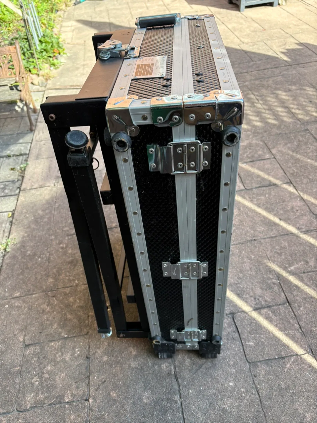 Japonesque Makeup Artist Train Case with Lights & Mirror image indicator(4)