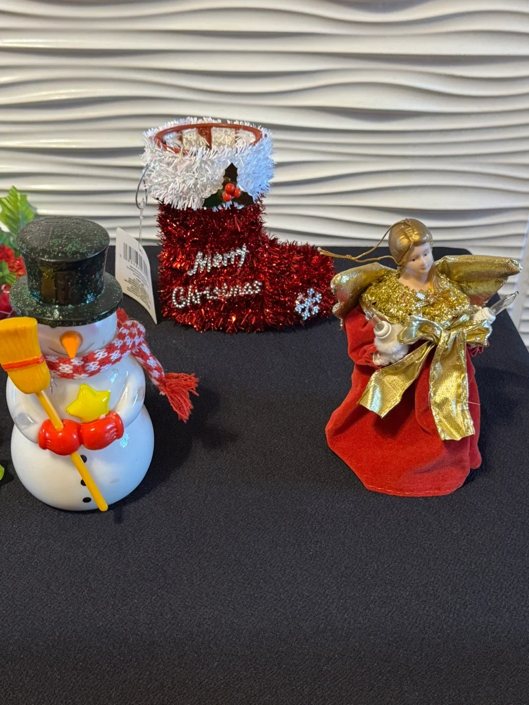 Christmas Holiday Decorations thumbnail