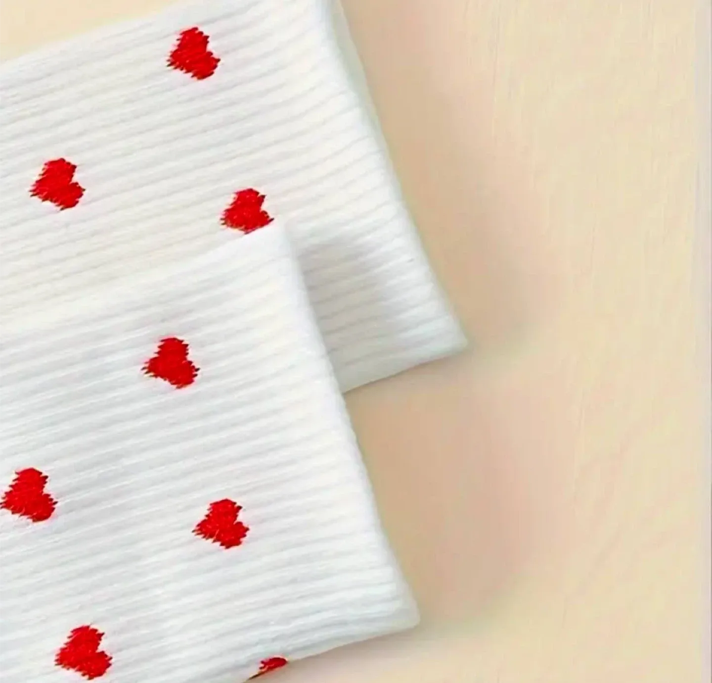 White Heart Socks one size - gift image indicator(4)