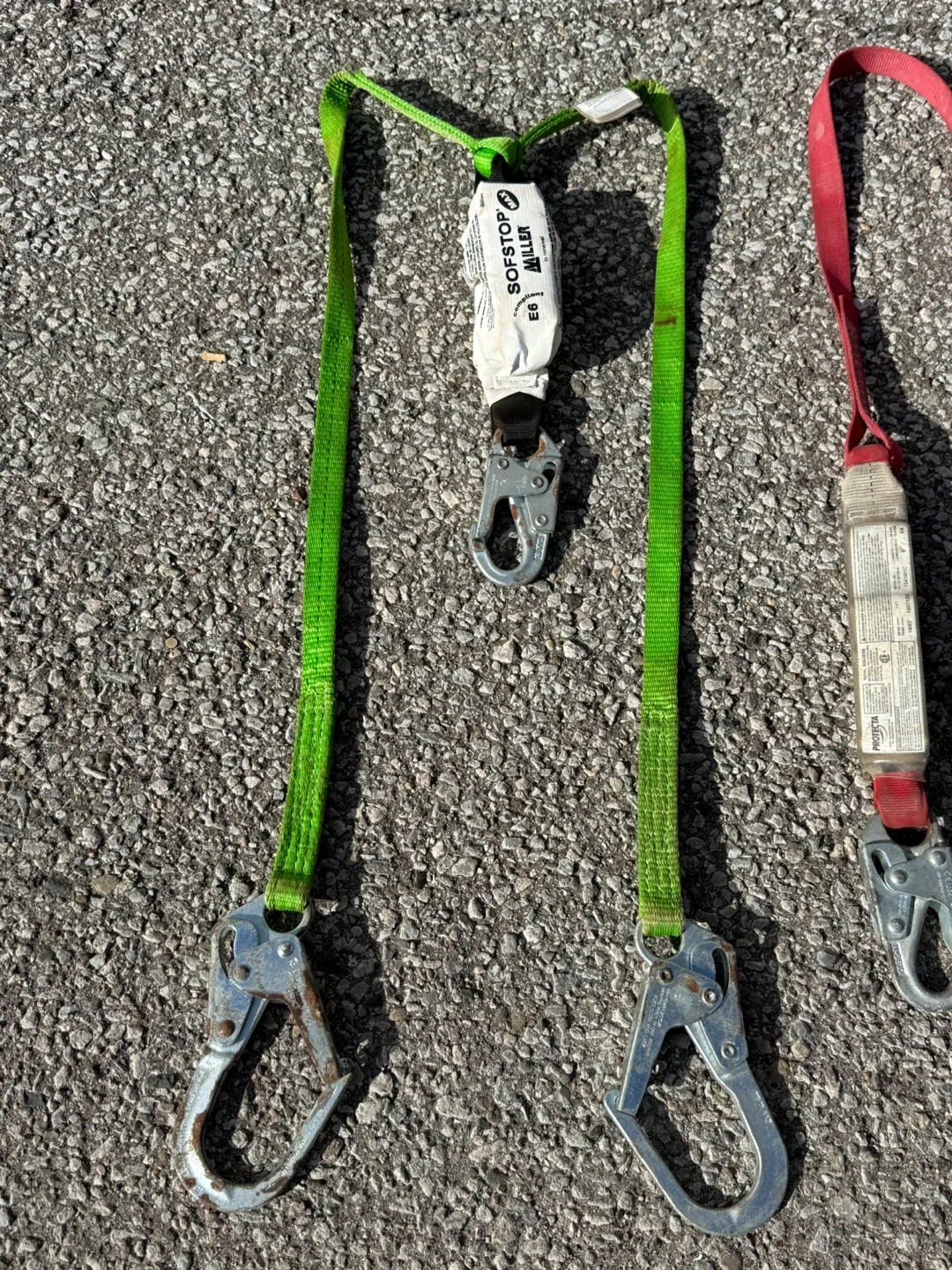 Safety Lanyard Roofing image indicator(2)