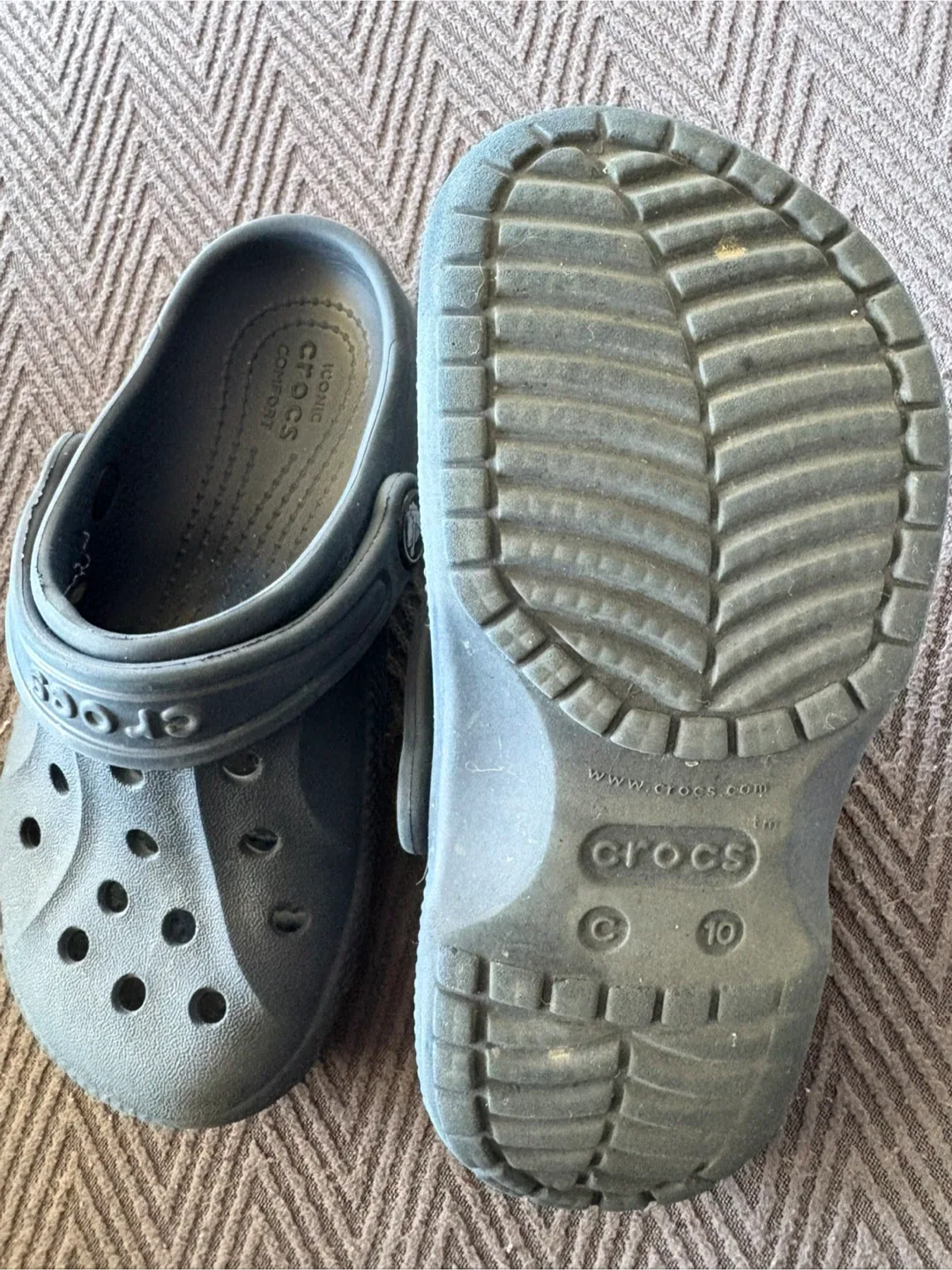 Crocs Classic Clogs, Size 10, Grey image indicator(3)