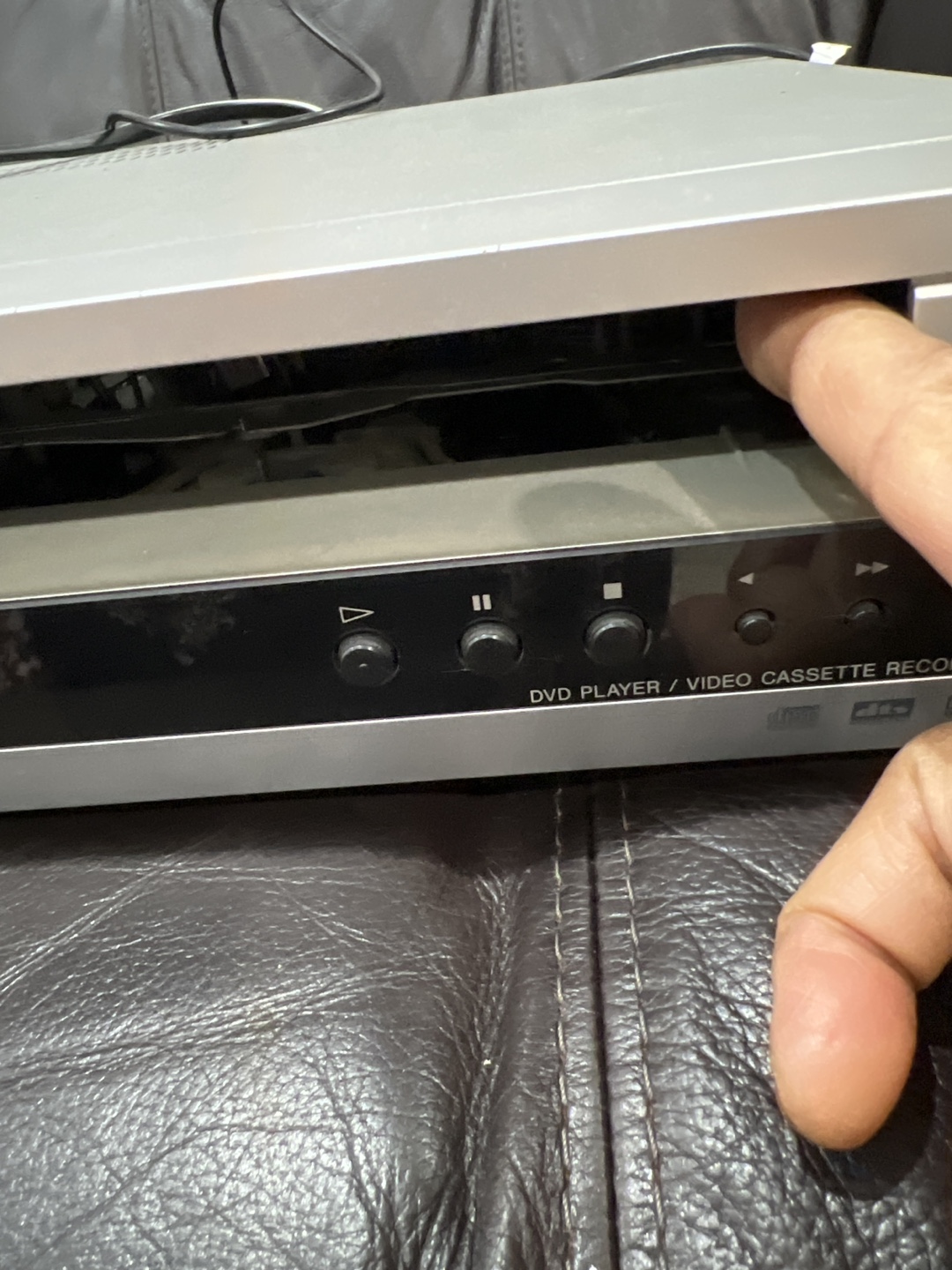 Sony SLV-D360P DVD Player / VHS Combo - photo 3