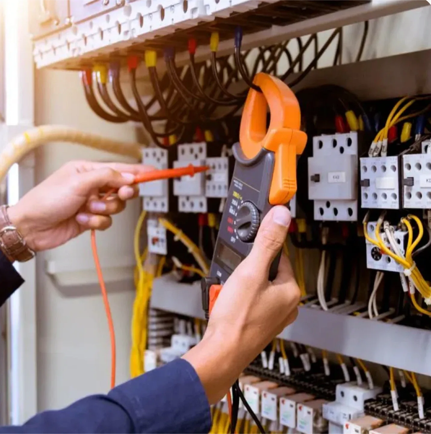 LICENSED Electrician offering services! image indicator(2)