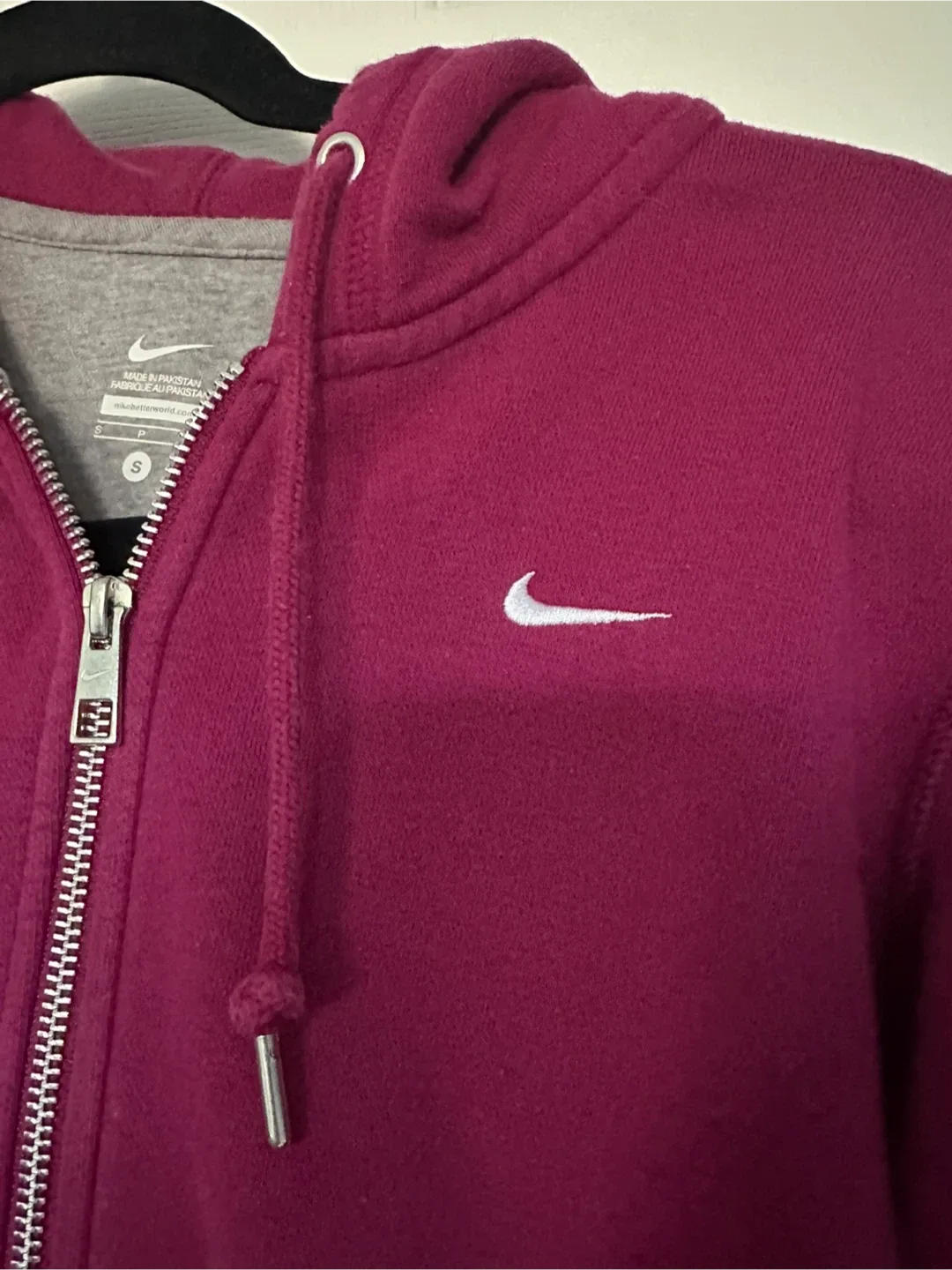 Women’s Magenta Nike Full Zip Hoodie - Size Small image indicator(5)