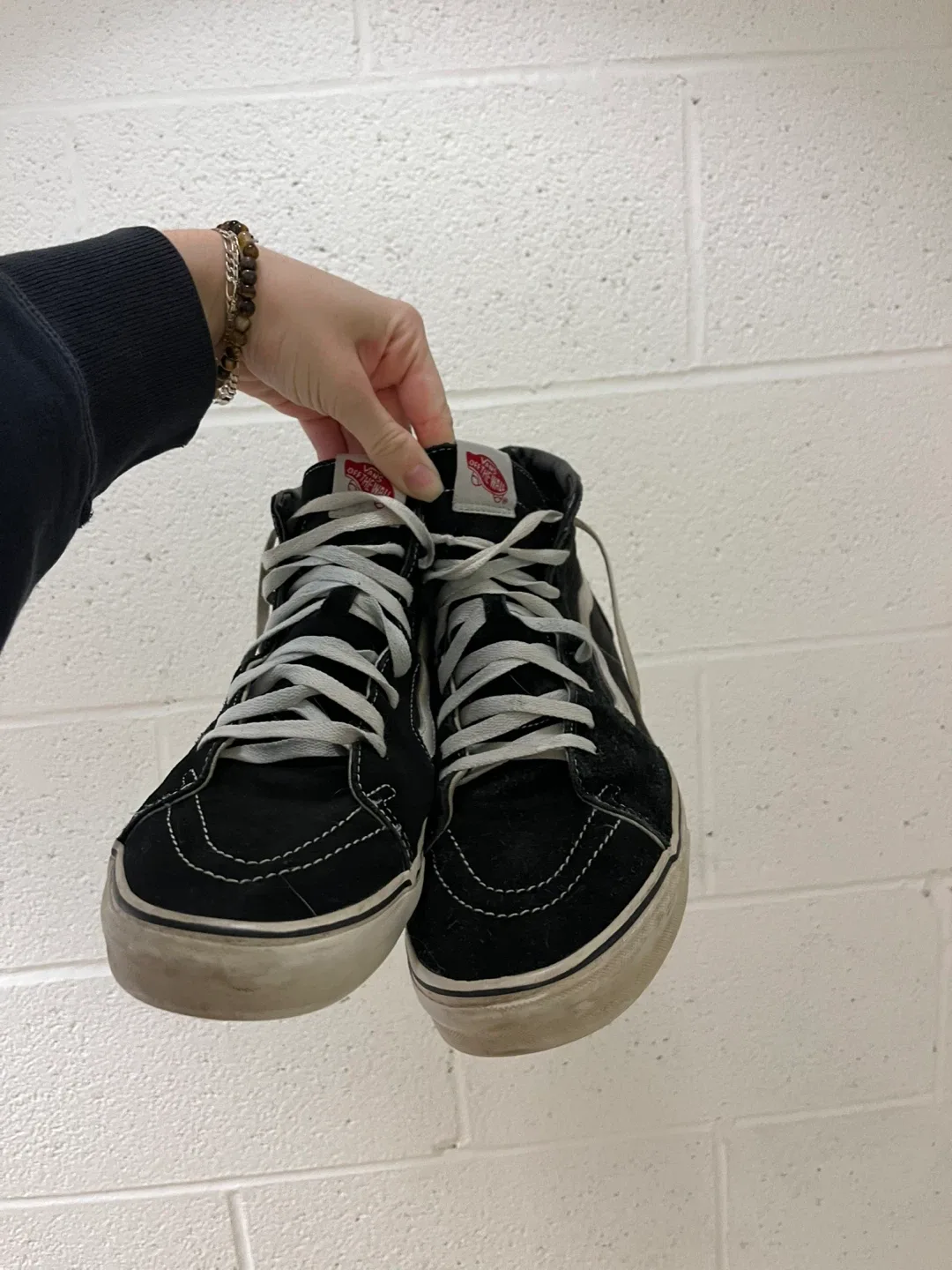 Vans Sk8-Hi Black/White High-Top Sneakers image indicator(2)