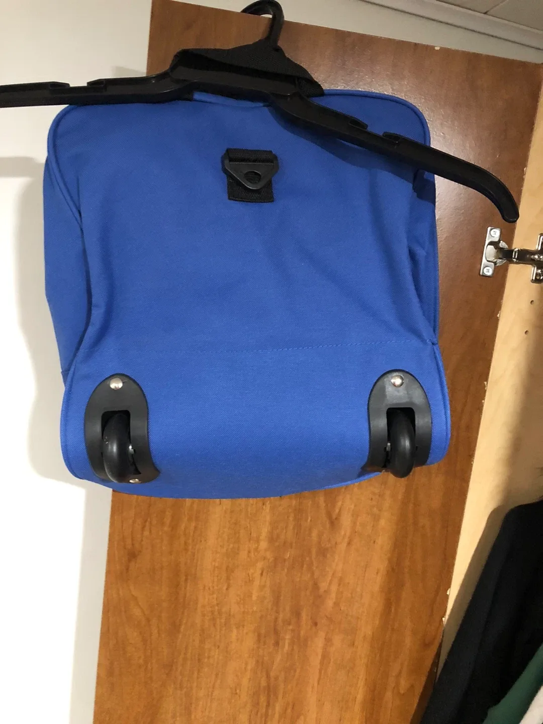 Atlantic 32" Expandable Rolling Duffle Bag image indicator(2)