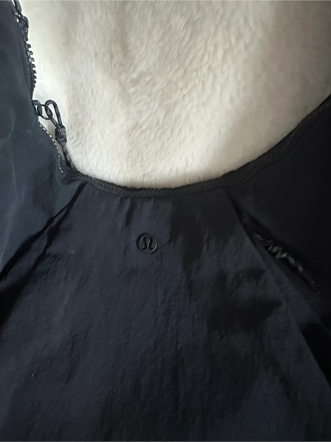 Lululemon Black Hobo Bag image indicator(8)