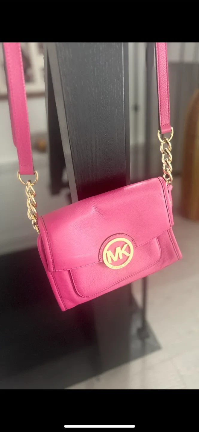 Michael Kors Pink Crossbody Bag image indicator(2)