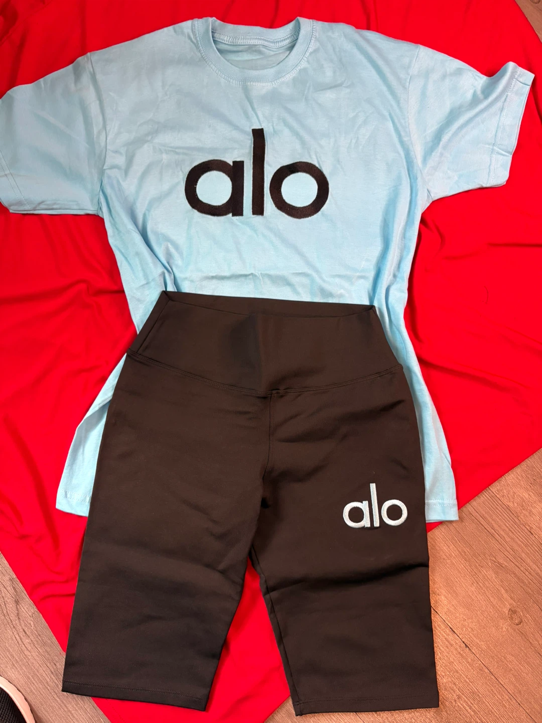 ALO Yoga T-Shirt & Shorts Set