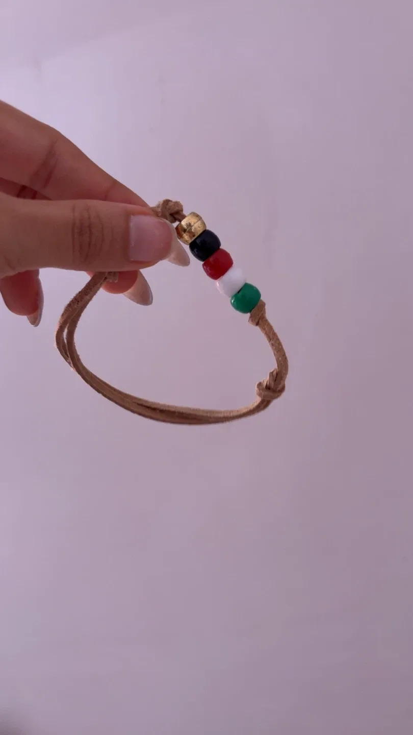 Handmade Beaded Bracelet thumbnail