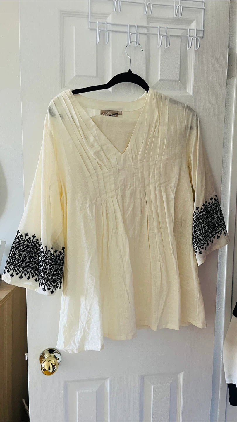 Iita Cream Embroidered top Size M
