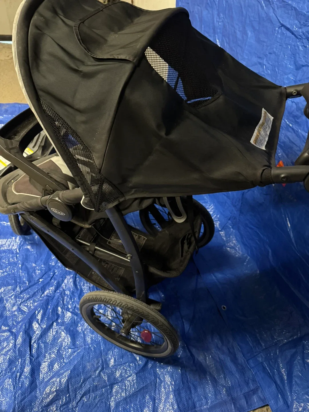 Graco SnugRide 35 Lite LX Infant Car Seat & Stroller image indicator(7)