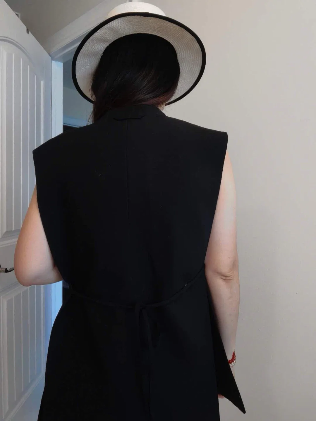 Black Sleeveless Vest image indicator(2)