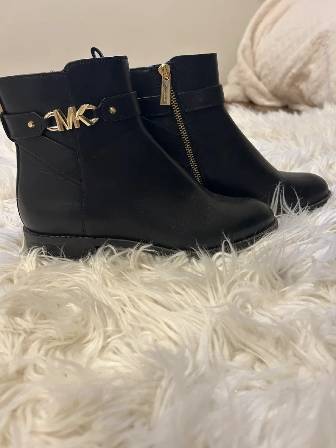 Michael Kors Black Leather Ankle Boots image indicator(3)