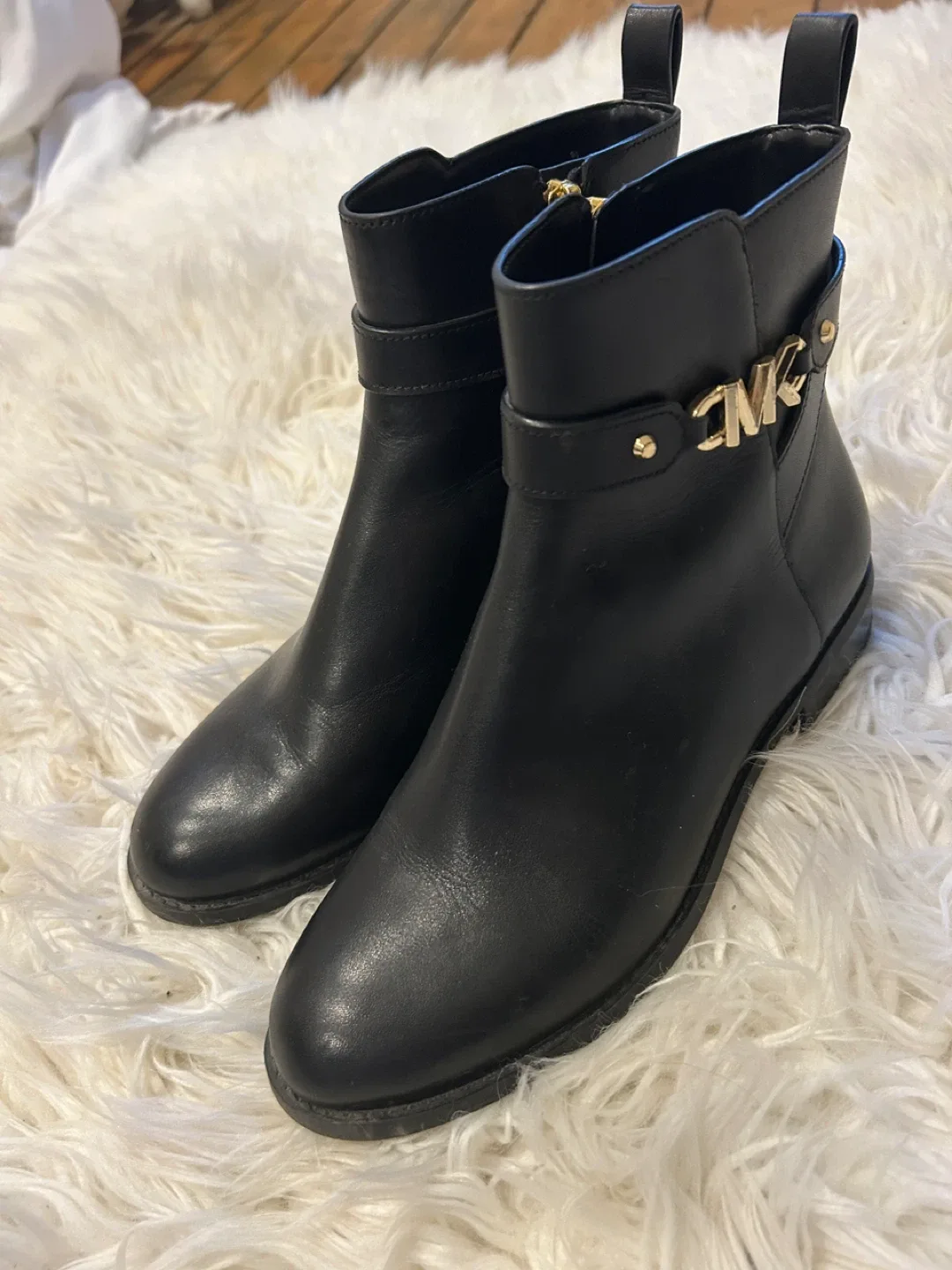 Michael Kors Black Leather Ankle Boots image indicator(4)