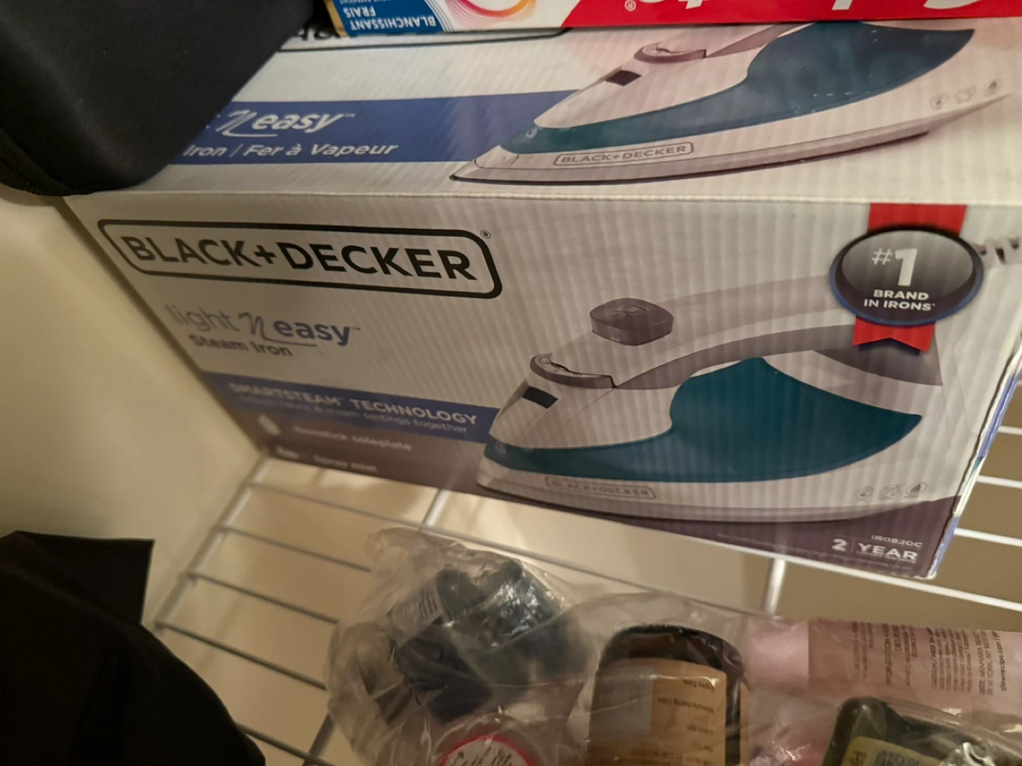Black+Decker Light 'N Easy Steam Iron - in Box!