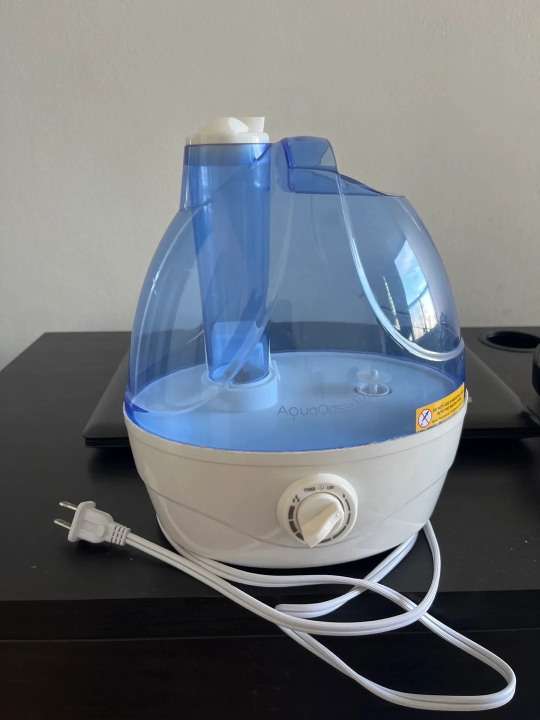AquaOasis Cool Mist Humidifier thumbnail