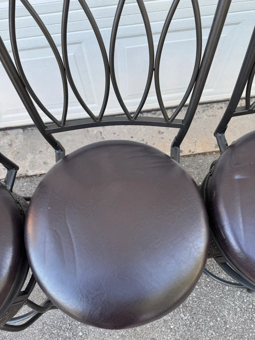 Set of 3 Swivel Bar Stools image indicator(4)