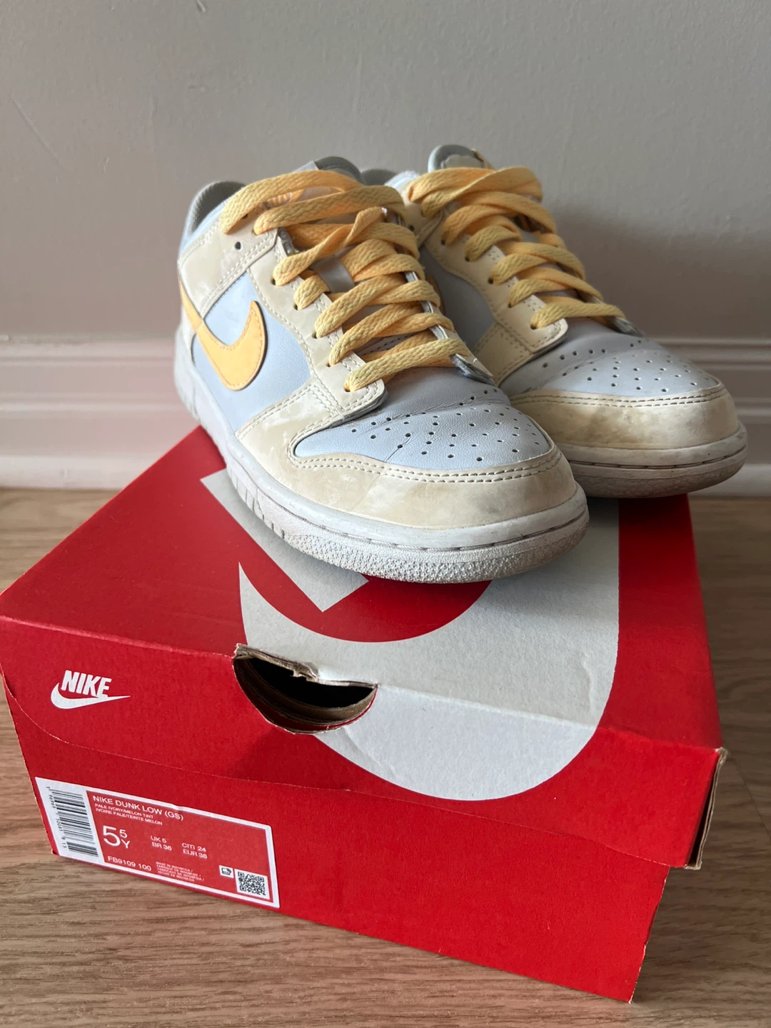 Nike Dunk Low (GS) Pale Ivory/Melon Tint - Size 5.5Y