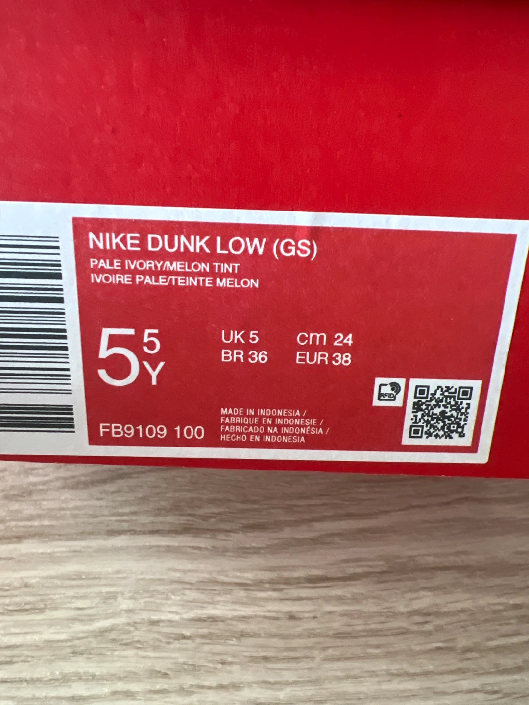 Nike Dunk Low (GS) Pale Ivory/Melon Tint - Size 5.5Y - photo 2