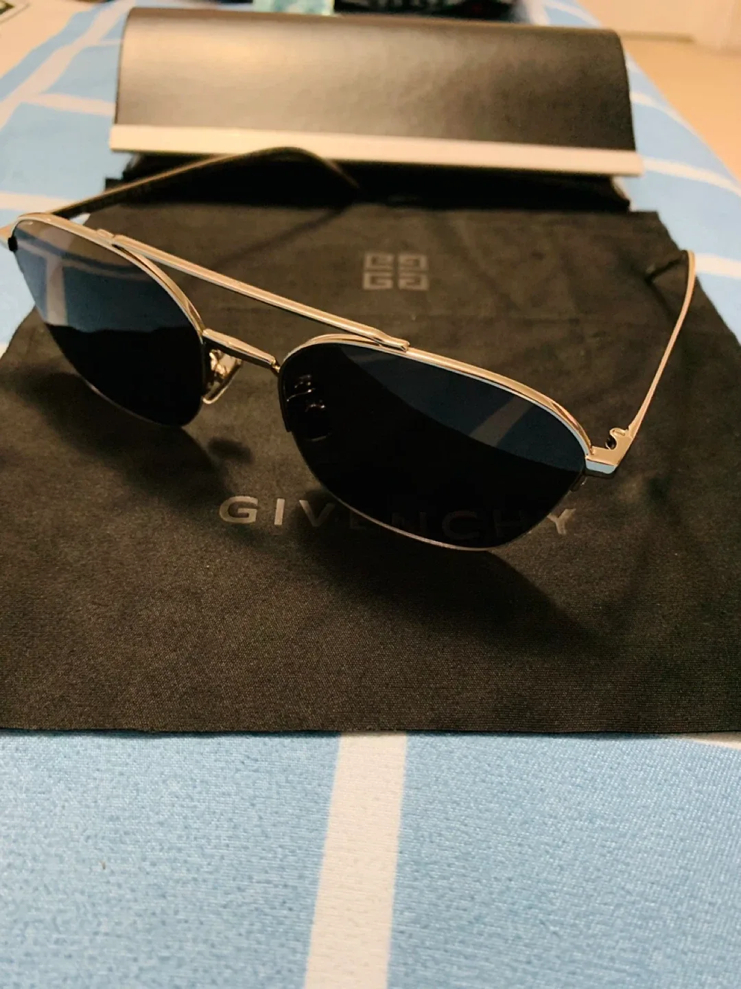 Givenchy Metal Sunglasses image indicator(3)