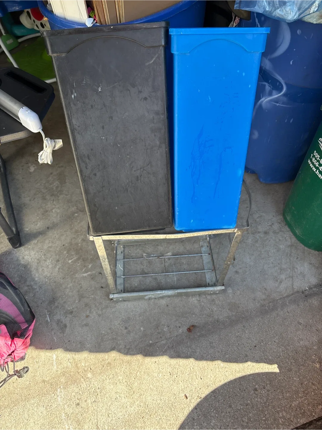 Simplehuman 35L Pull-Out Recycling Can image indicator(5)