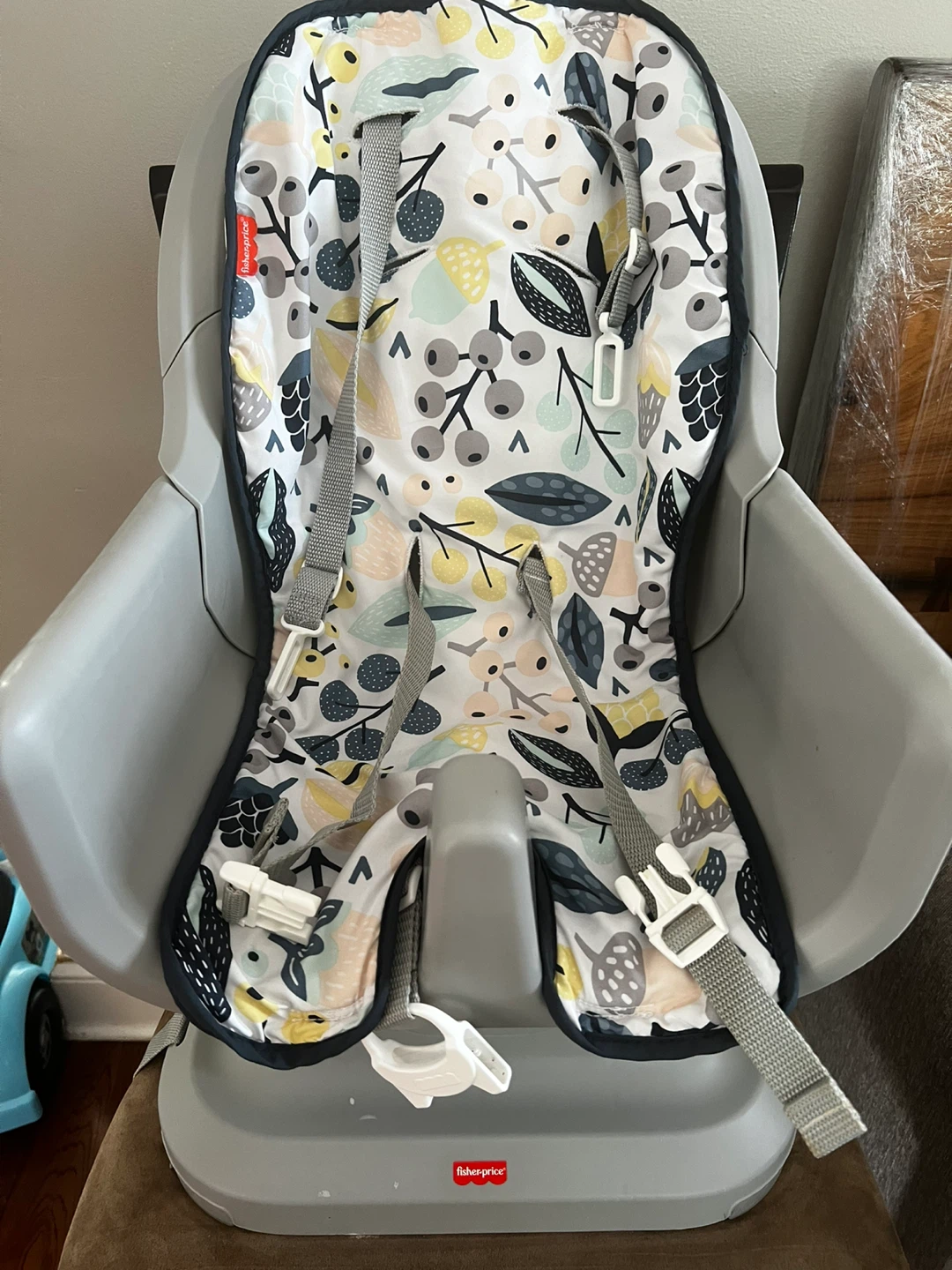 Fisher-Price Baby/Toddler High Chair - photo 2