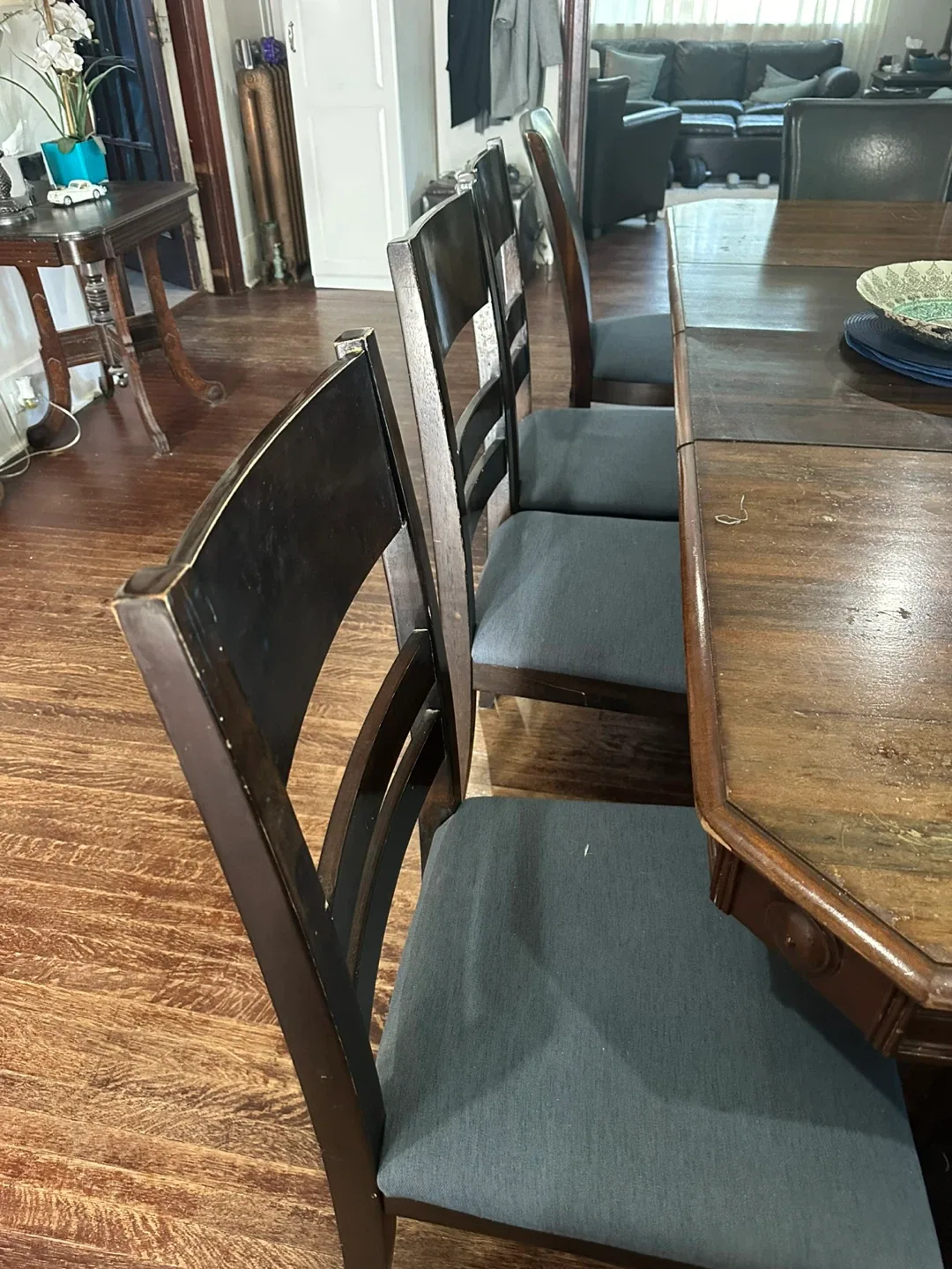 Dining Table with Chairs image indicator(7)