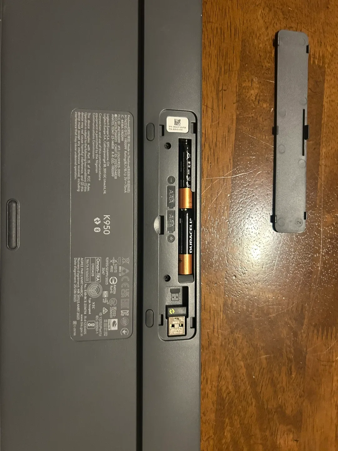 Logitech K950 Slim Wireless Keyboard - Like New! image indicator(2)