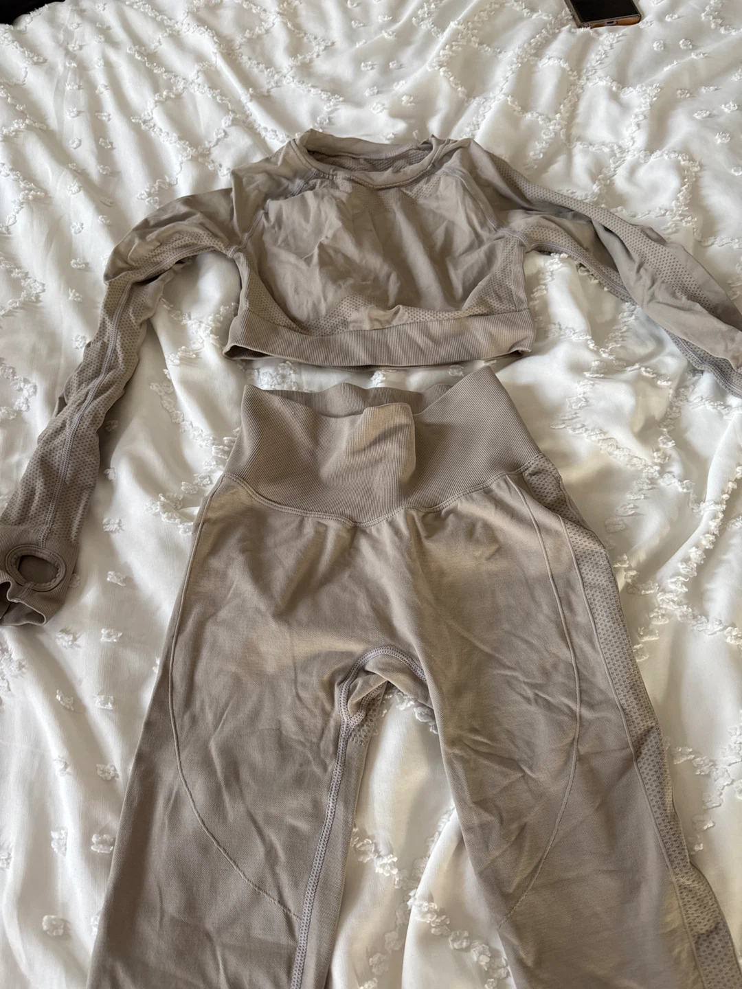 Gymshark Set - Top & Leggings - Size Small