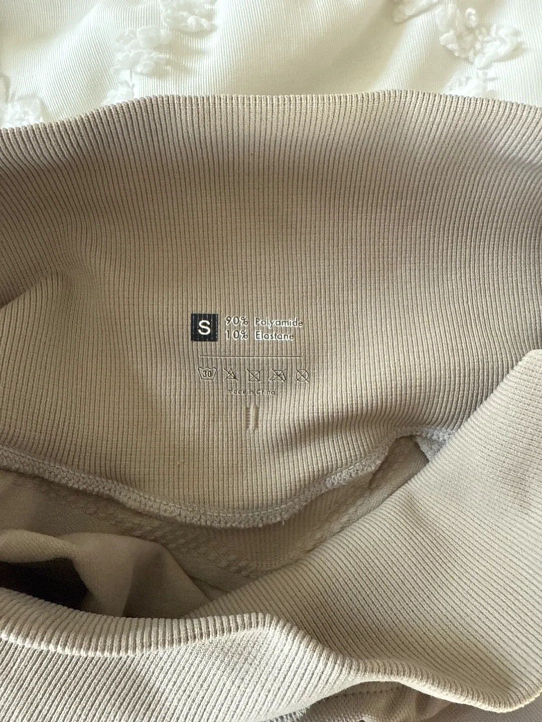 Gymshark Set - Top & Leggings - Size Small - photo 5