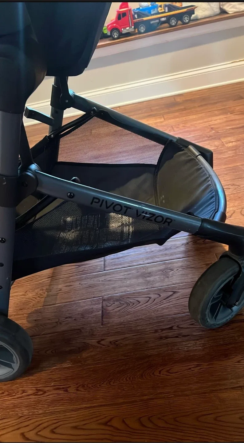 Evenflo Pivot Vizor Stroller