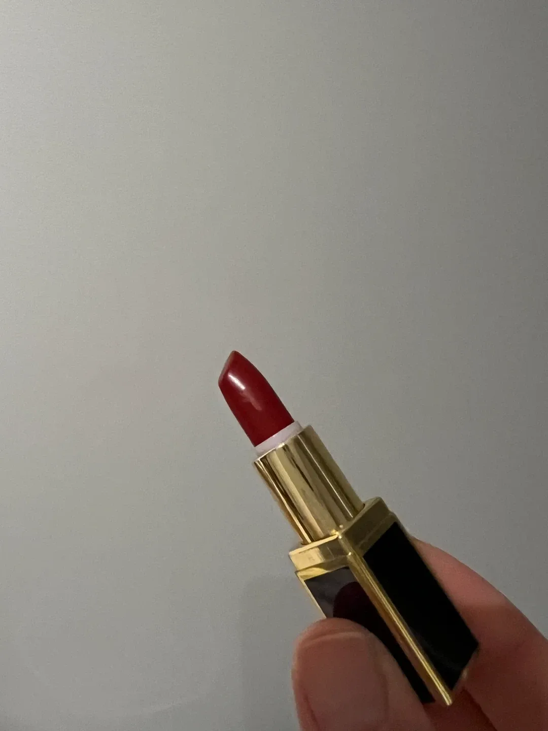 Mini Tom Ford Lip Color - 10 Scarlett Rouge image indicator(4)