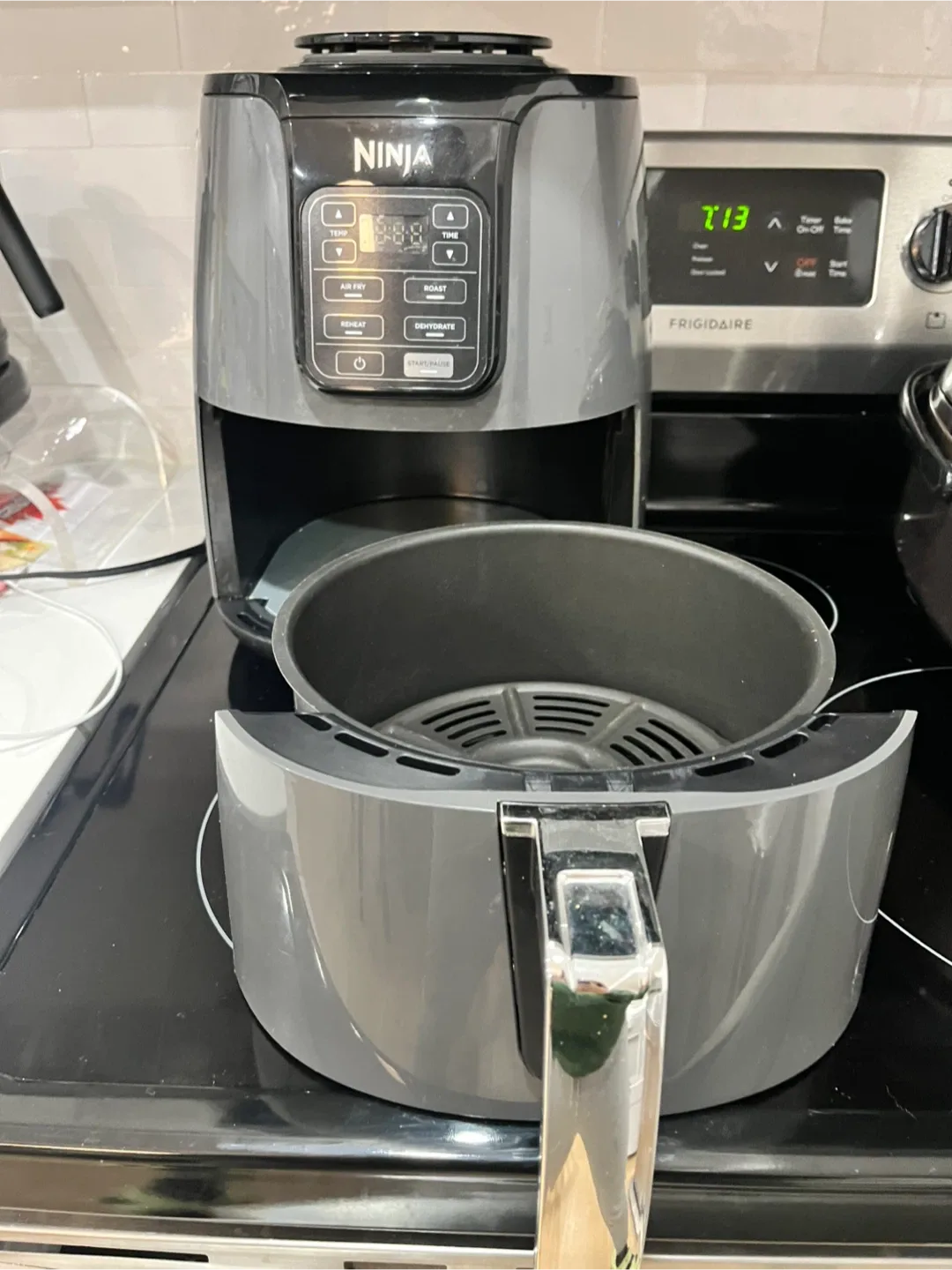 Ninja Air Fryer 3.8 qt AF101 Black image indicator(3)