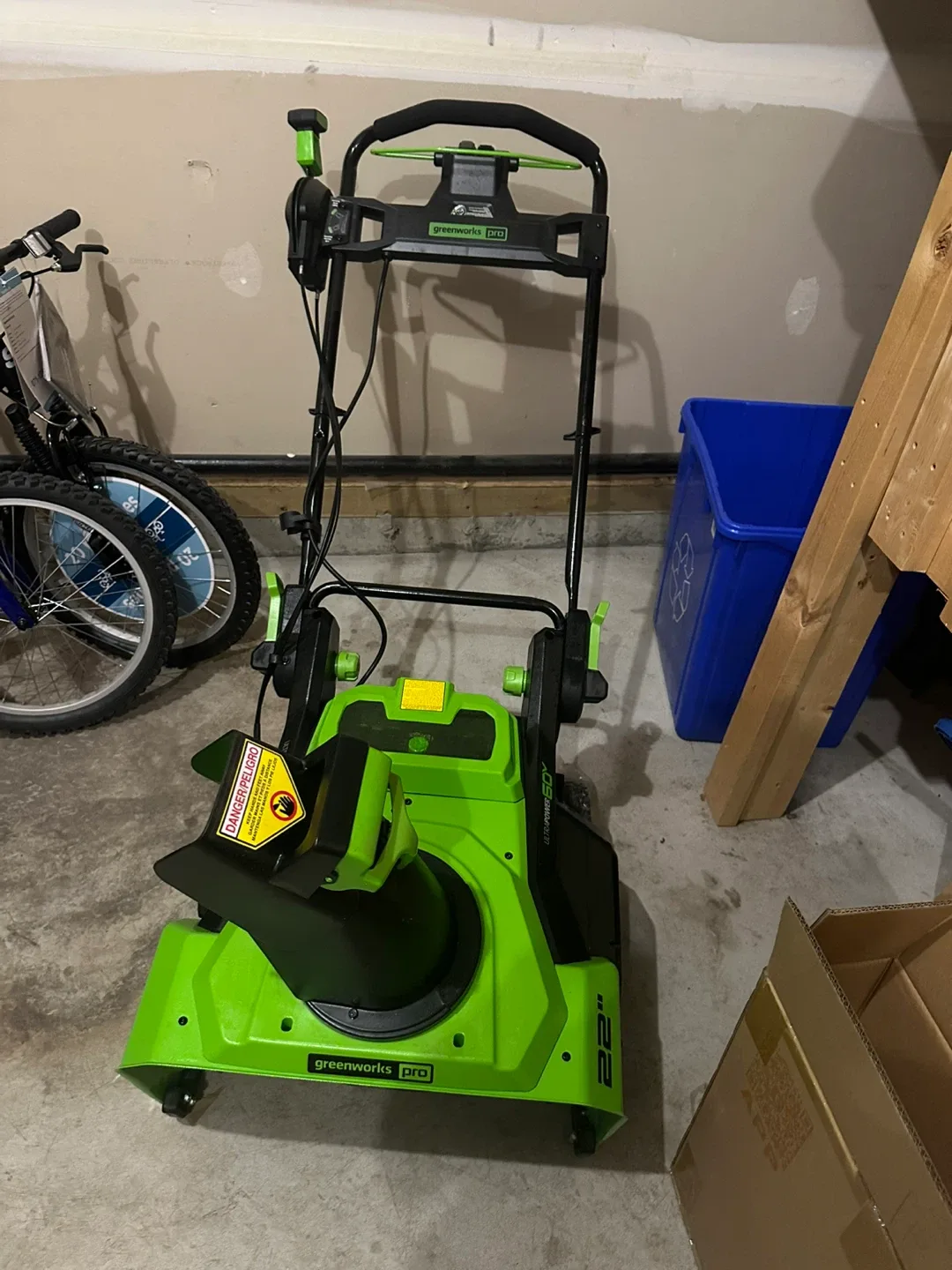 Greenworks Pro 60V 22-in Cordless Snowblower - New! image indicator(2)