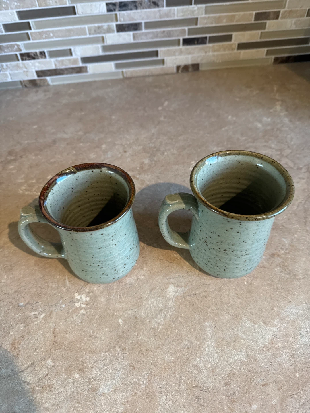 Set of 2 Ceramic Mugs with Horse Design - photo 3